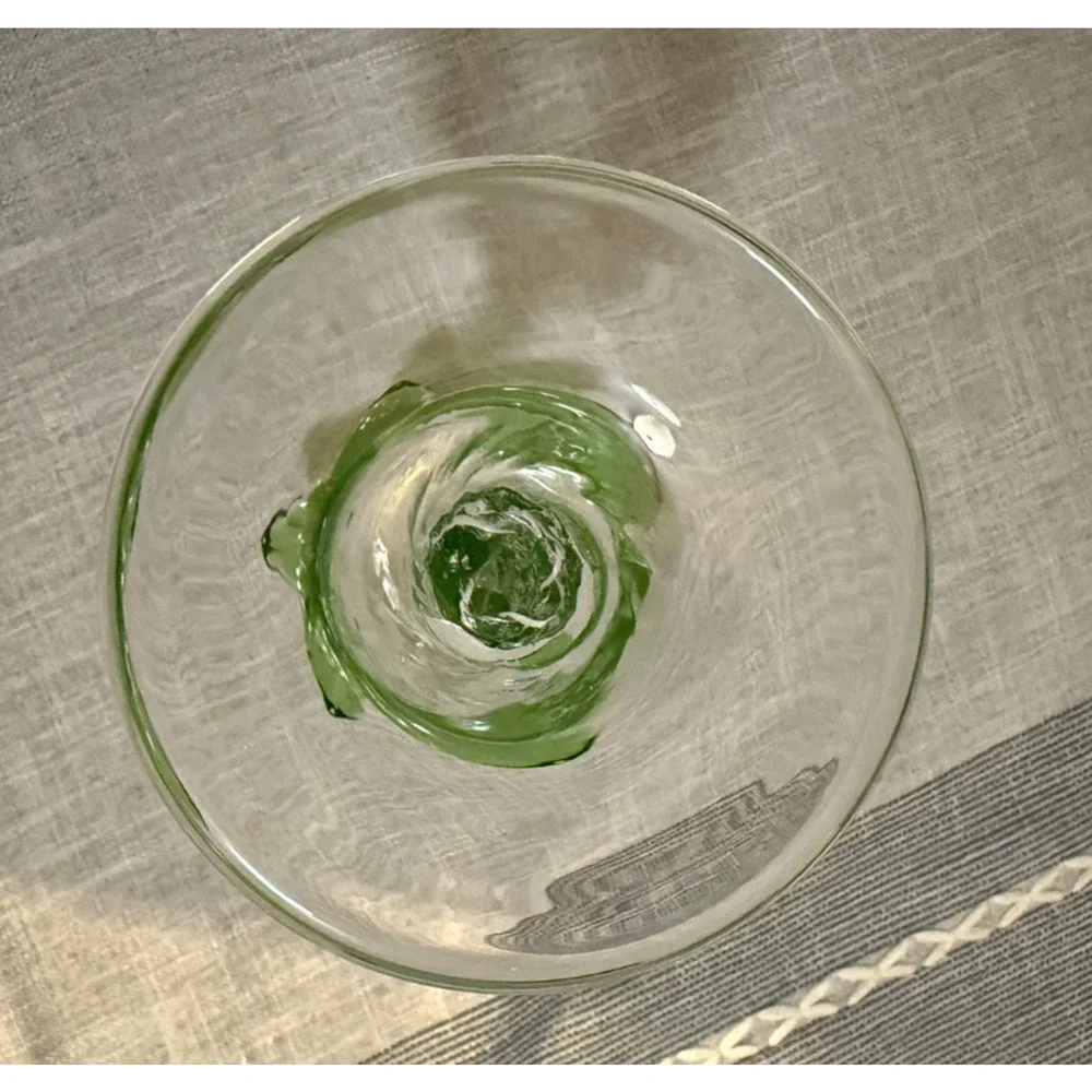 🌿 Vintage Art Glass Candlestick Green Leaf Collar Twisted Stem 10